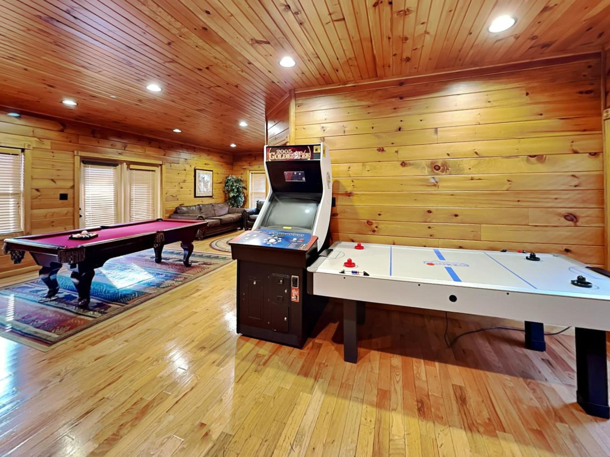 The Great Escape Ii, 5 Bedrooms, Sleeps 17, Game Room, Pool Access, Theater Gatlinburg Dış mekan fotoğraf