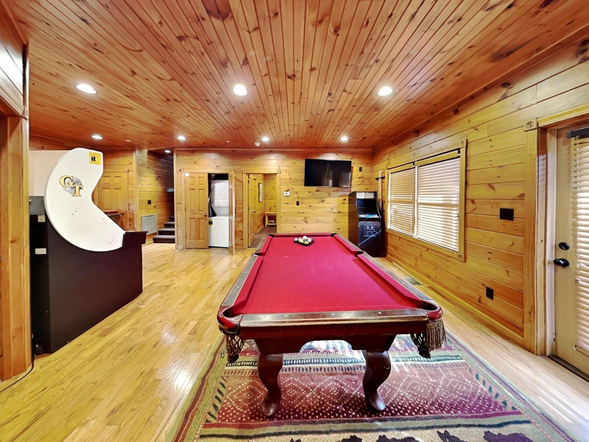 The Great Escape Ii, 5 Bedrooms, Sleeps 17, Game Room, Pool Access, Theater Gatlinburg Dış mekan fotoğraf