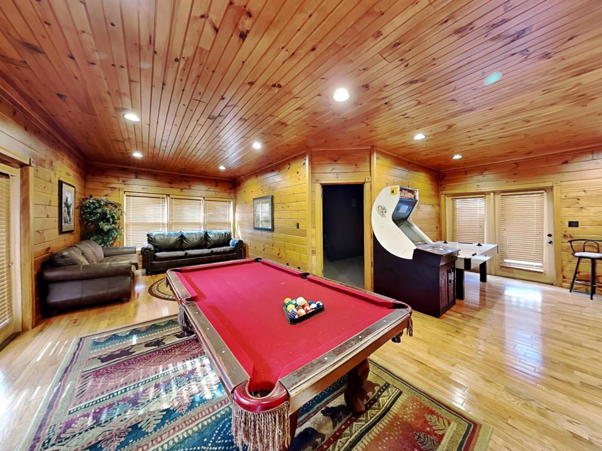 The Great Escape Ii, 5 Bedrooms, Sleeps 17, Game Room, Pool Access, Theater Gatlinburg Dış mekan fotoğraf