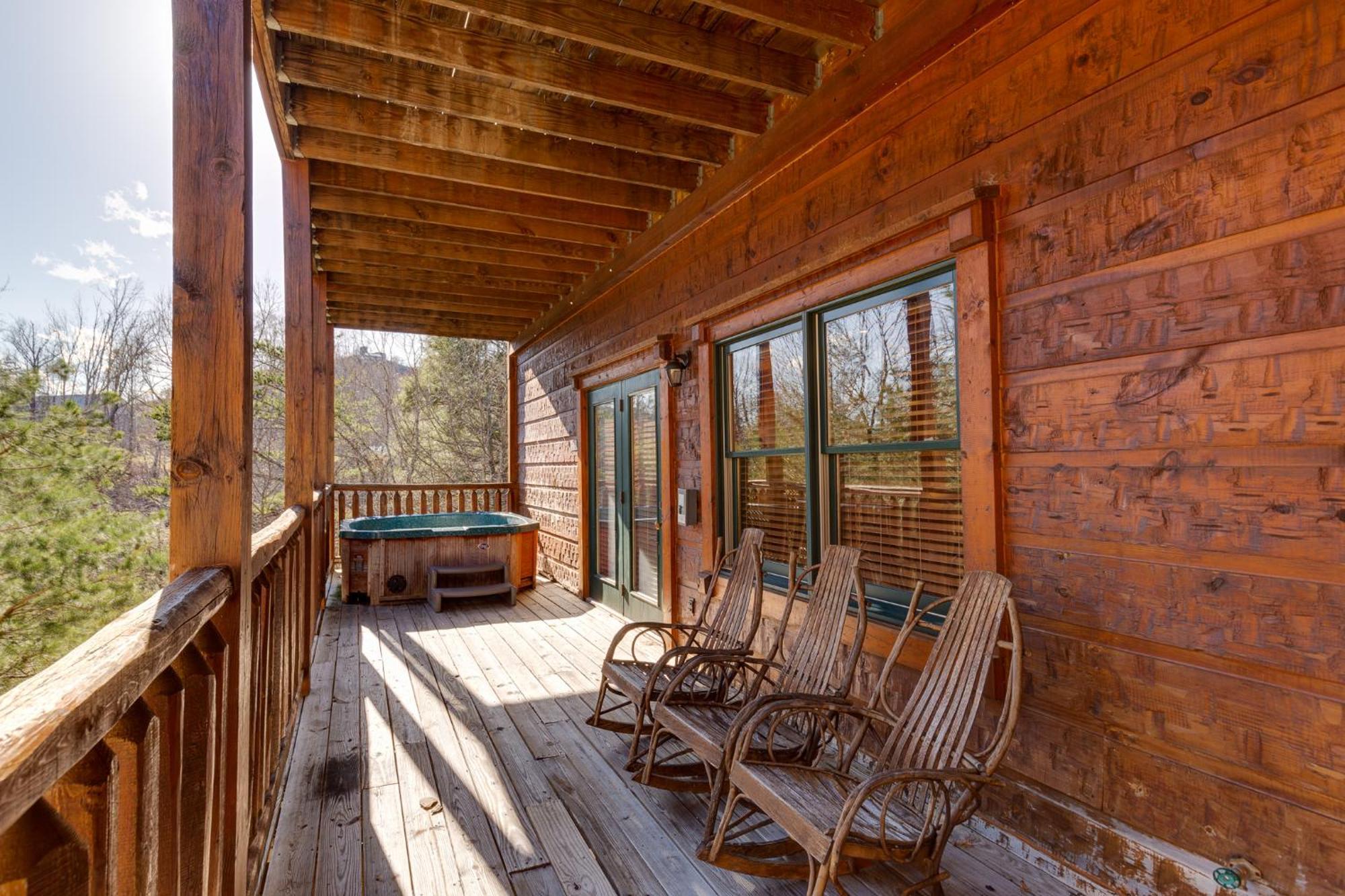 The Great Escape Ii, 5 Bedrooms, Sleeps 17, Game Room, Pool Access, Theater Gatlinburg Dış mekan fotoğraf