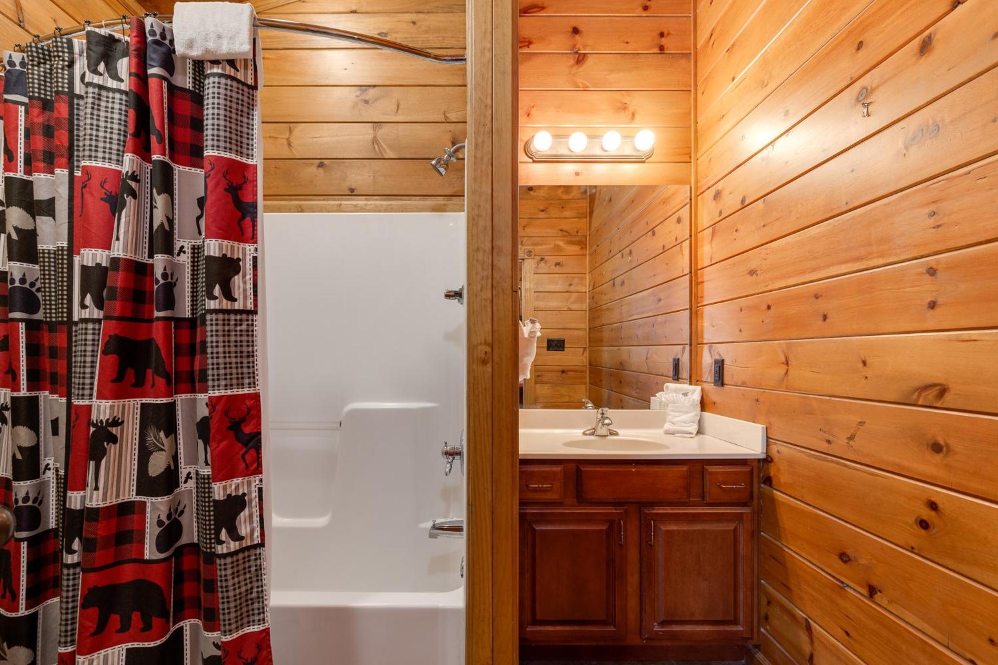 The Great Escape Ii, 5 Bedrooms, Sleeps 17, Game Room, Pool Access, Theater Gatlinburg Dış mekan fotoğraf