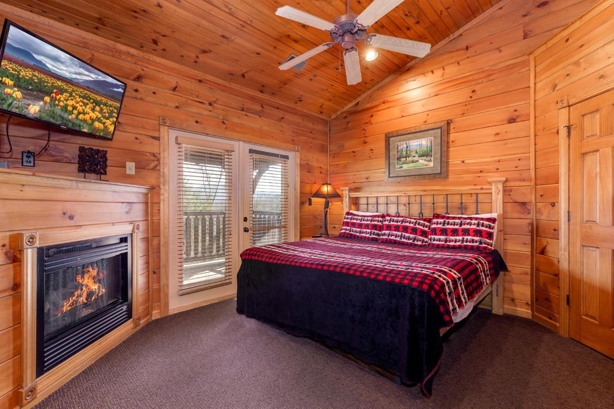 The Great Escape Ii, 5 Bedrooms, Sleeps 17, Game Room, Pool Access, Theater Gatlinburg Dış mekan fotoğraf