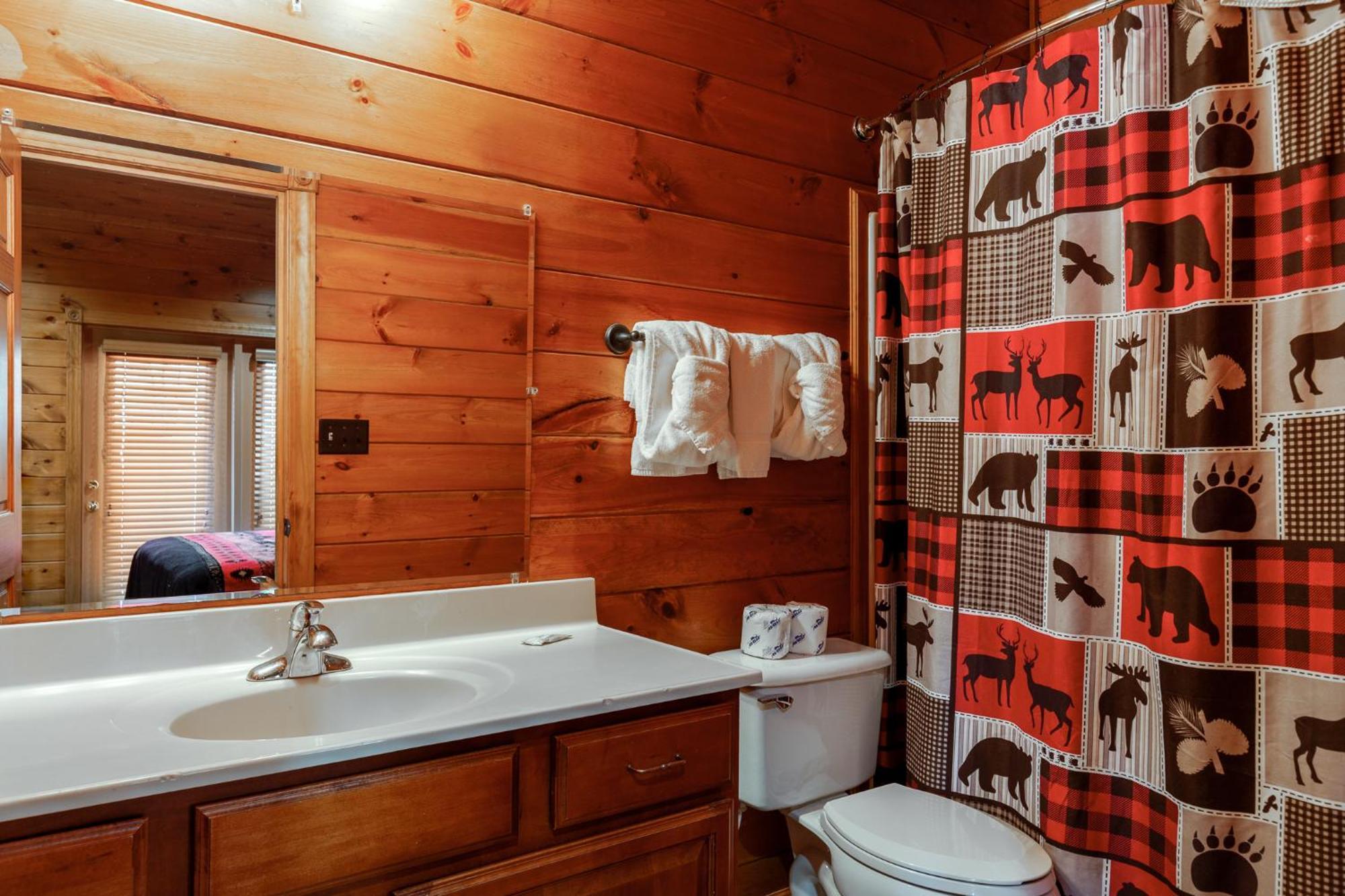 The Great Escape Ii, 5 Bedrooms, Sleeps 17, Game Room, Pool Access, Theater Gatlinburg Dış mekan fotoğraf