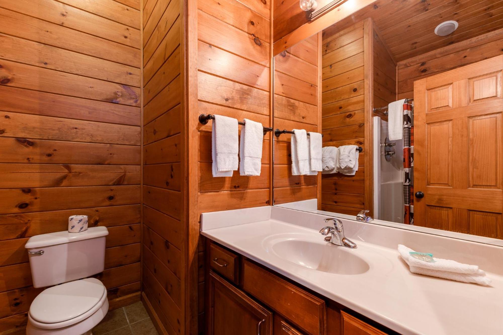 The Great Escape Ii, 5 Bedrooms, Sleeps 17, Game Room, Pool Access, Theater Gatlinburg Dış mekan fotoğraf