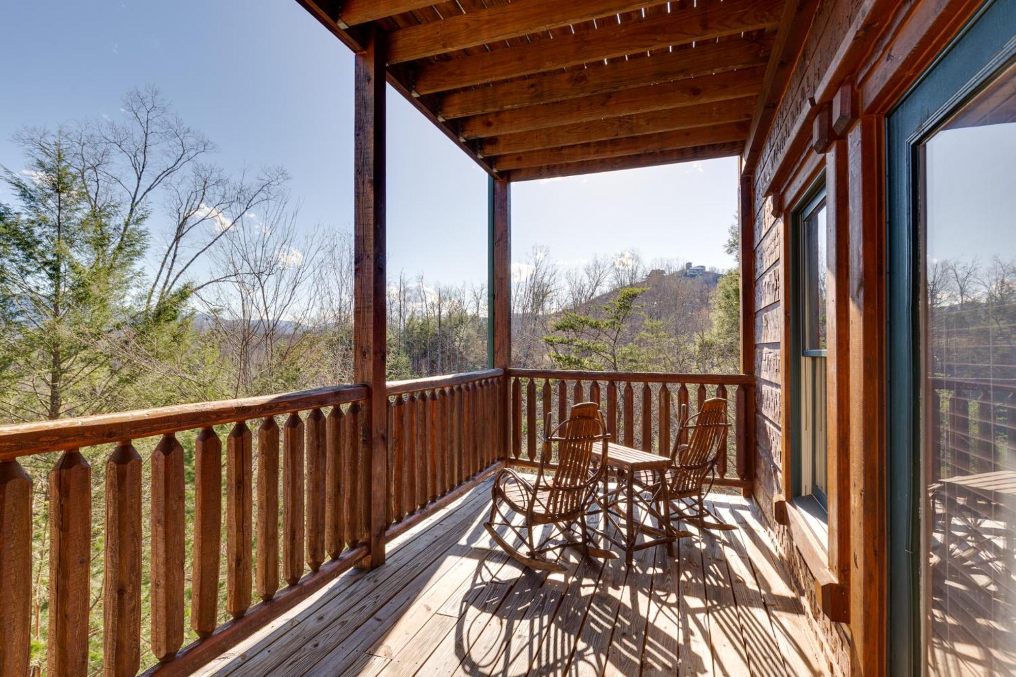 The Great Escape Ii, 5 Bedrooms, Sleeps 17, Game Room, Pool Access, Theater Gatlinburg Dış mekan fotoğraf