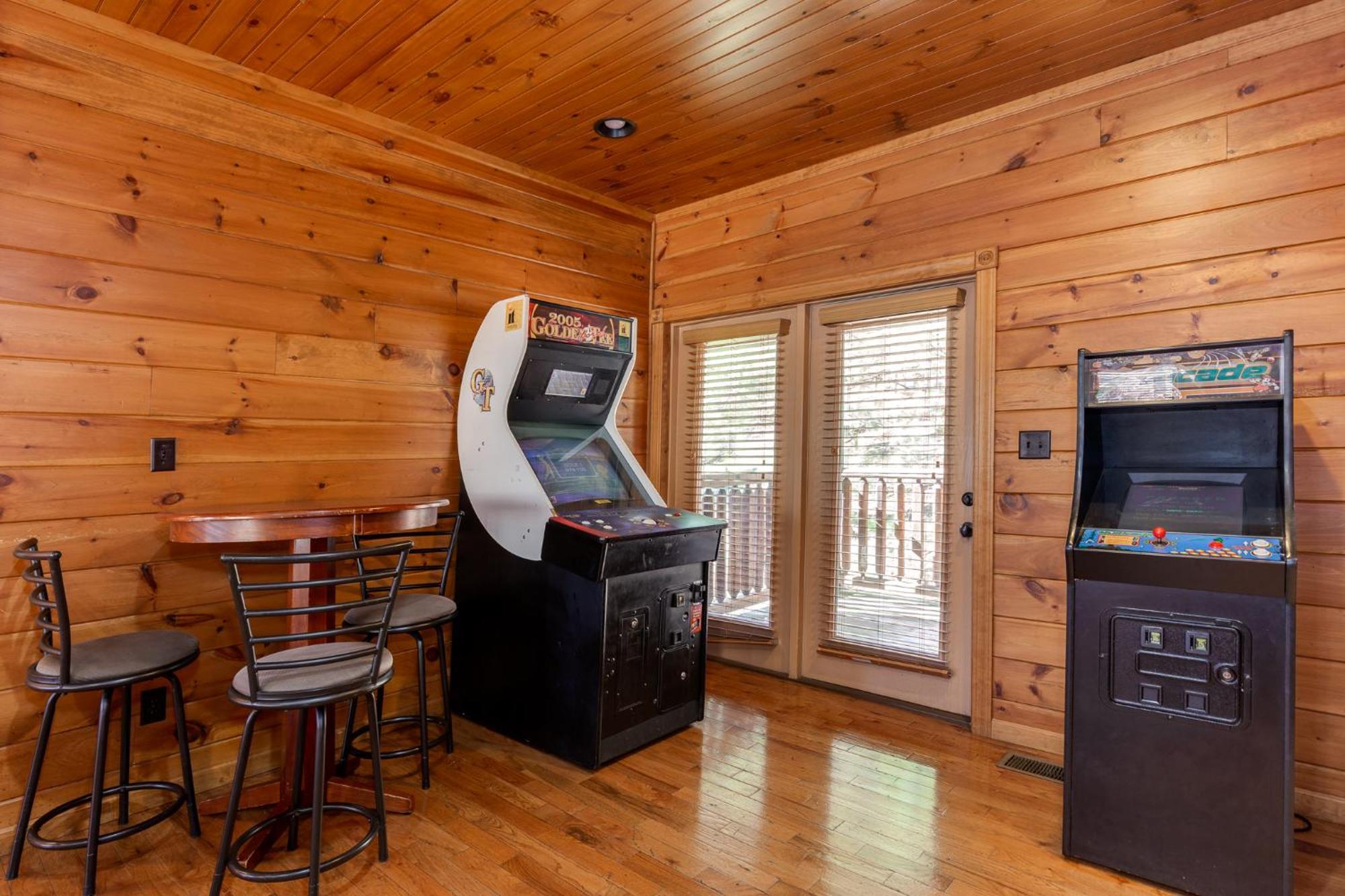The Great Escape Ii, 5 Bedrooms, Sleeps 17, Game Room, Pool Access, Theater Gatlinburg Dış mekan fotoğraf